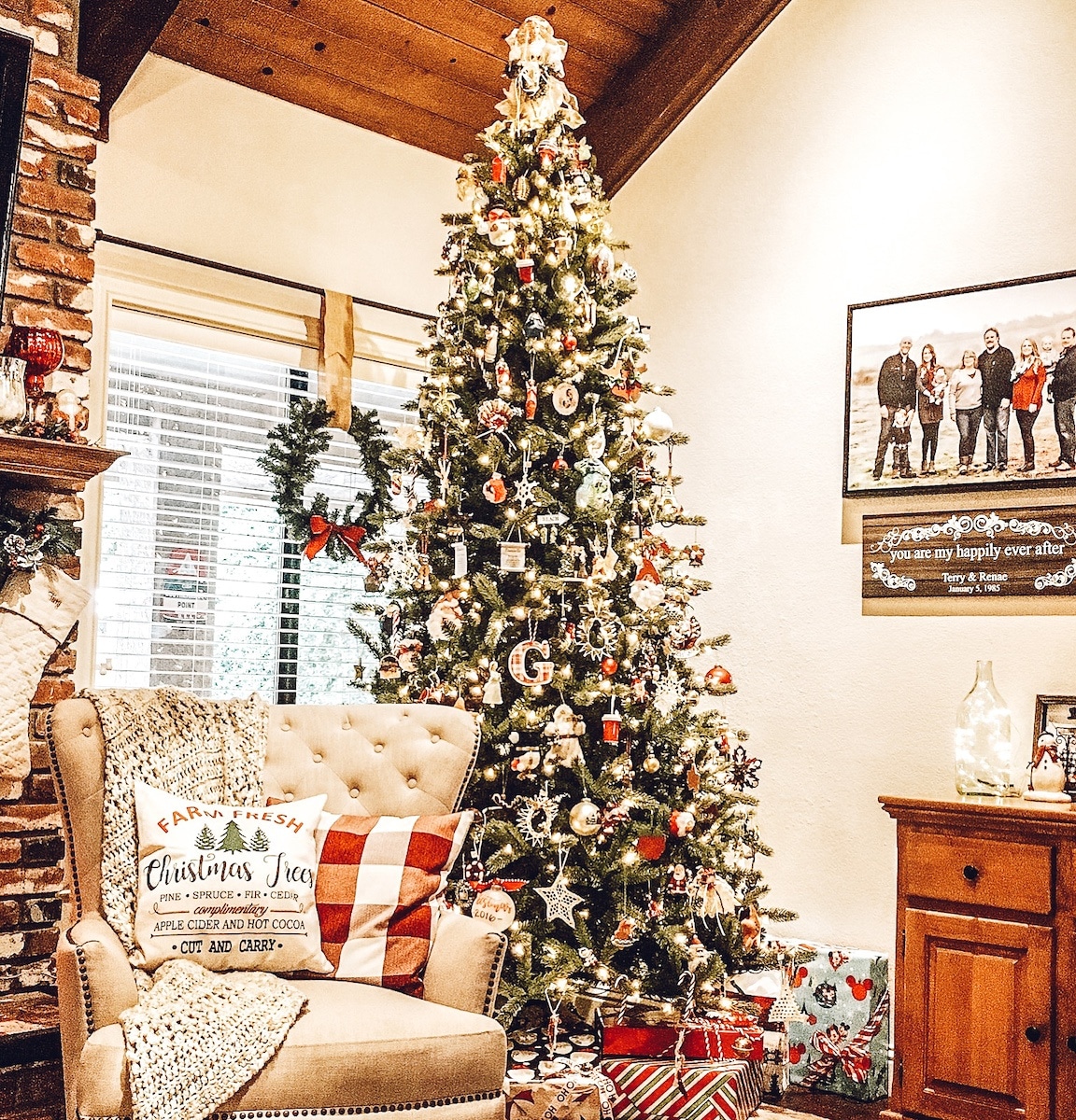 Christmas Decor - Christmas tree