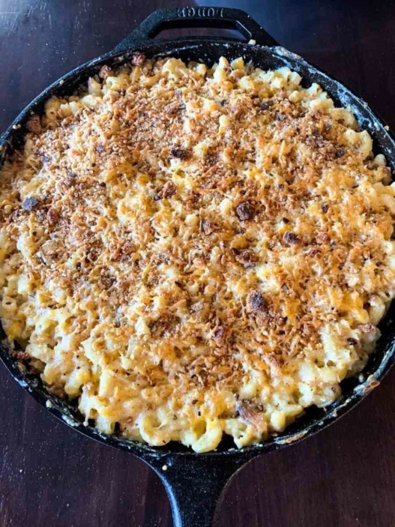 a skillet with smoked mac and cheese.