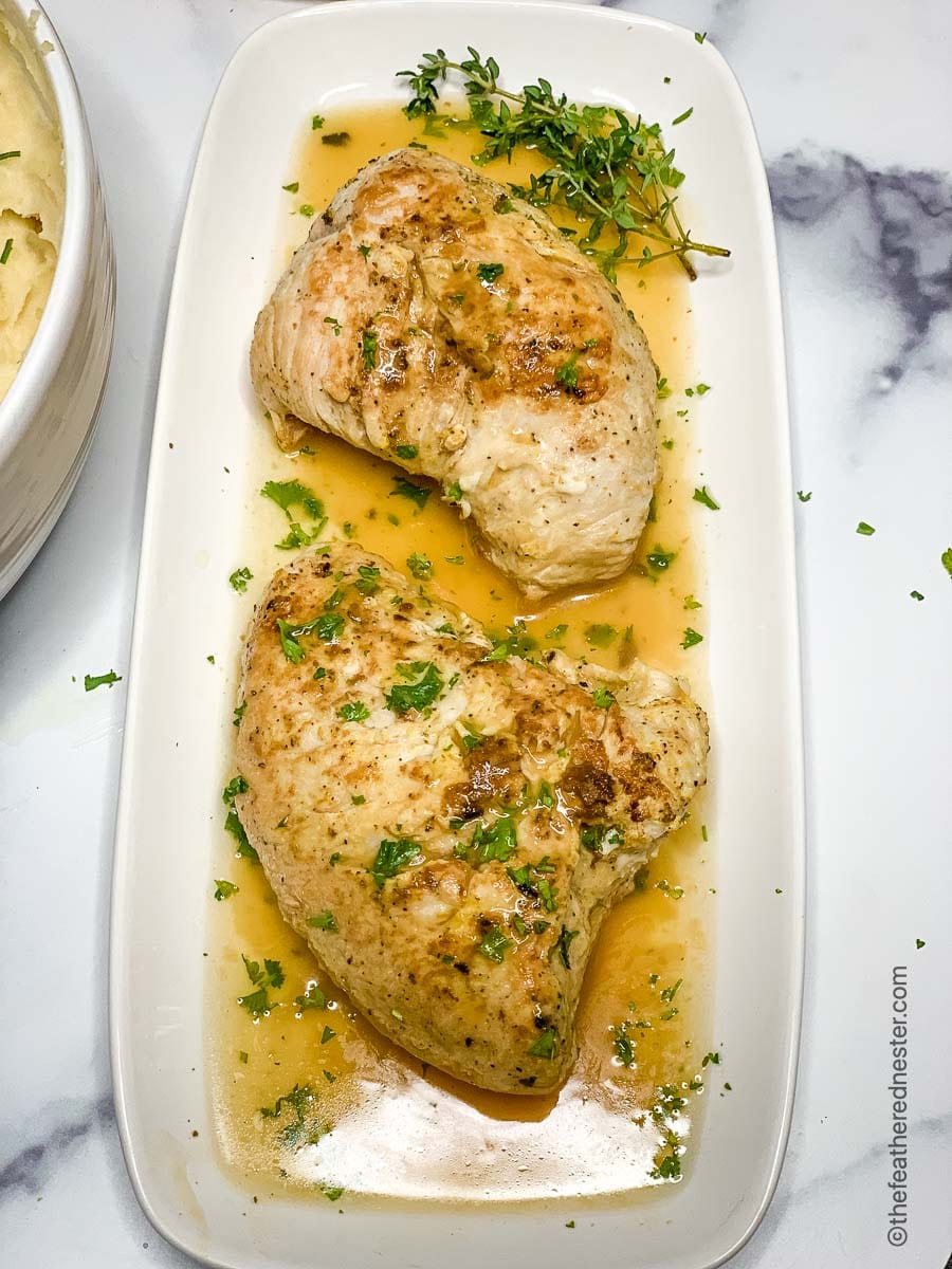 A tray of turkey and gravy.