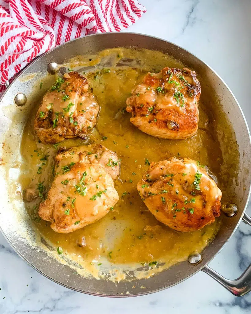 4 chicken pieces in a pan