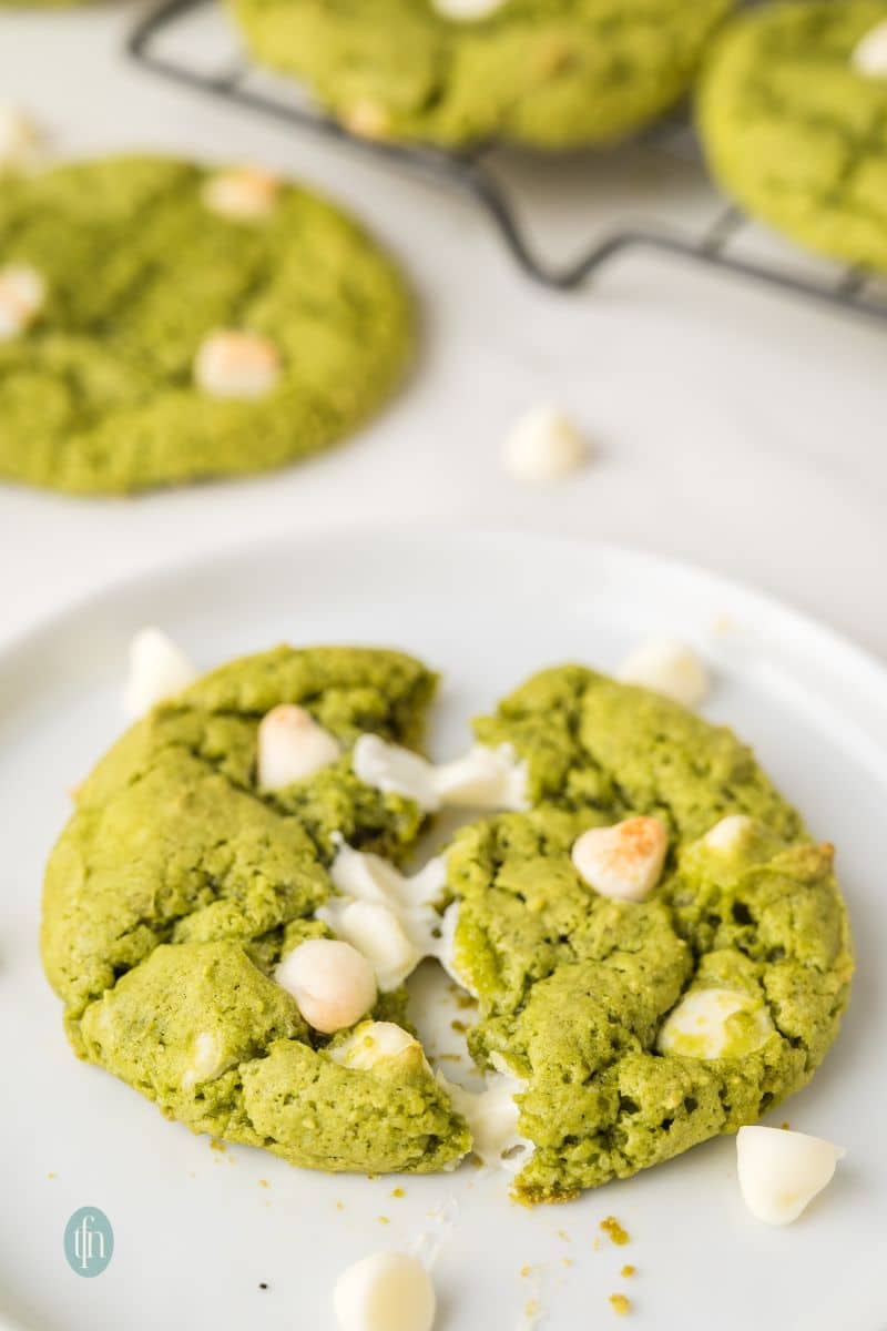 A plate of green cookie.