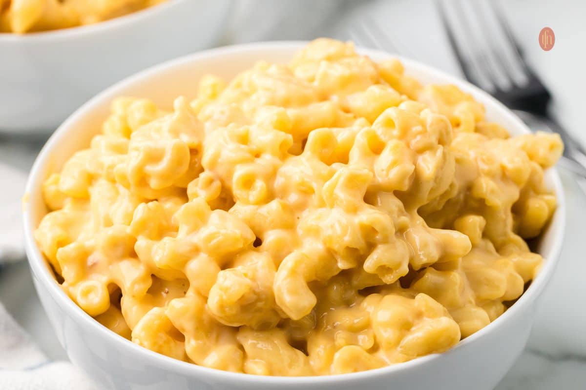 A bowl of mac and cheese.