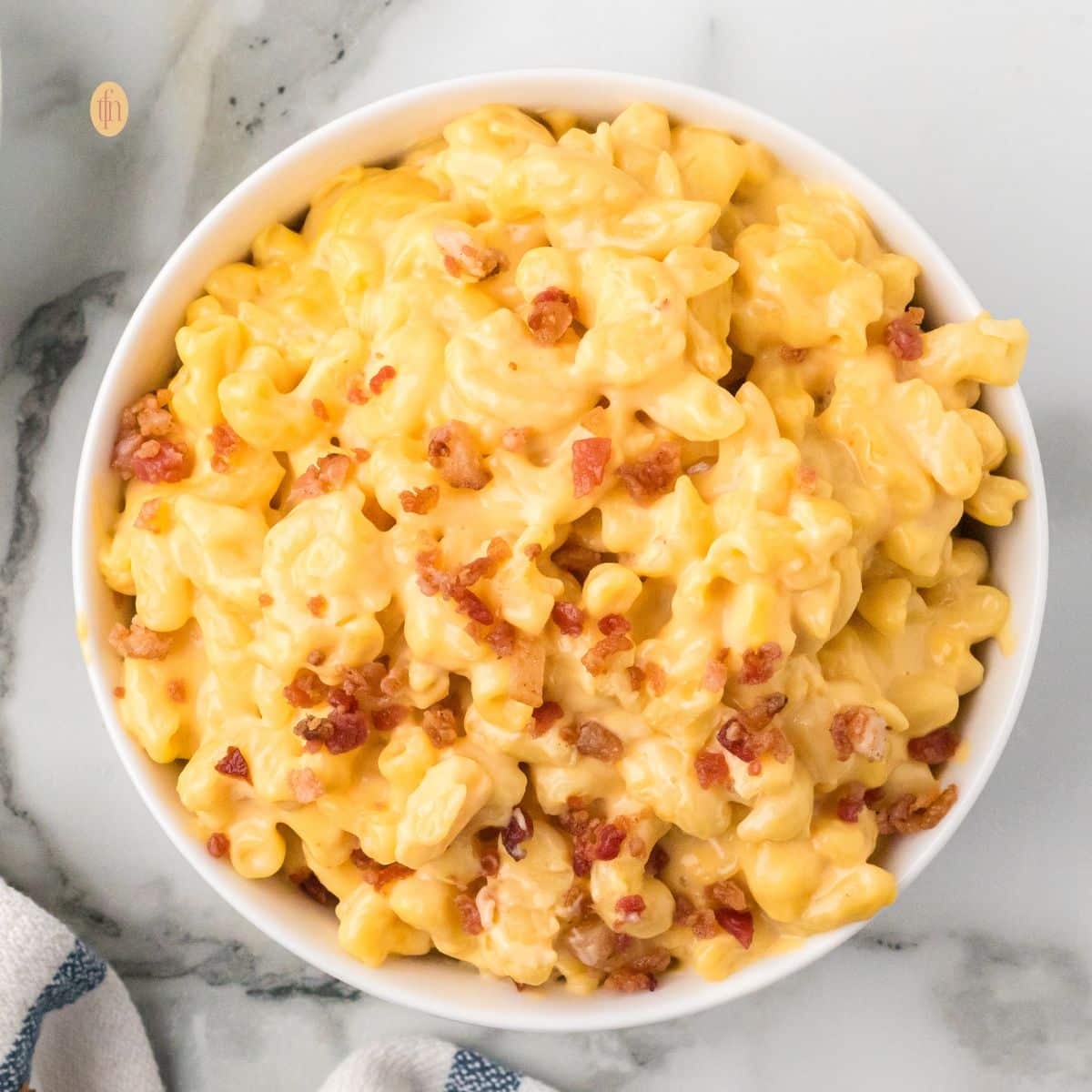 A bowl of mac and cheese.