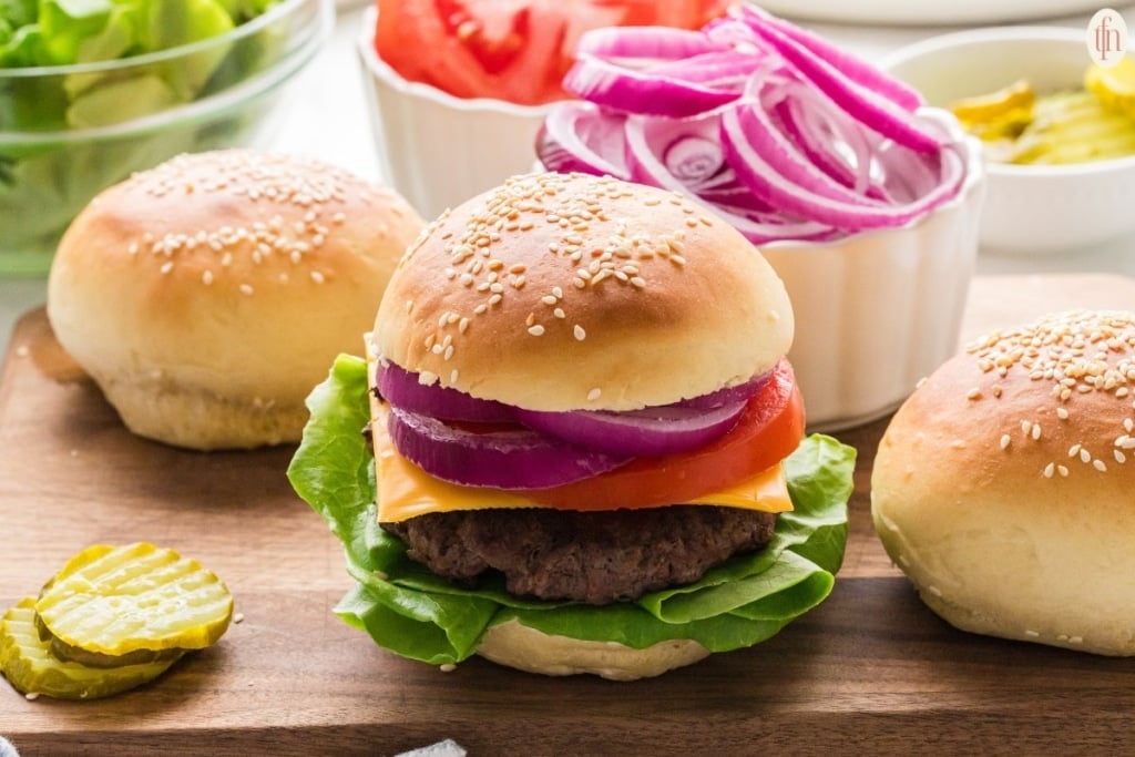 a plate of Hamburger Buns.