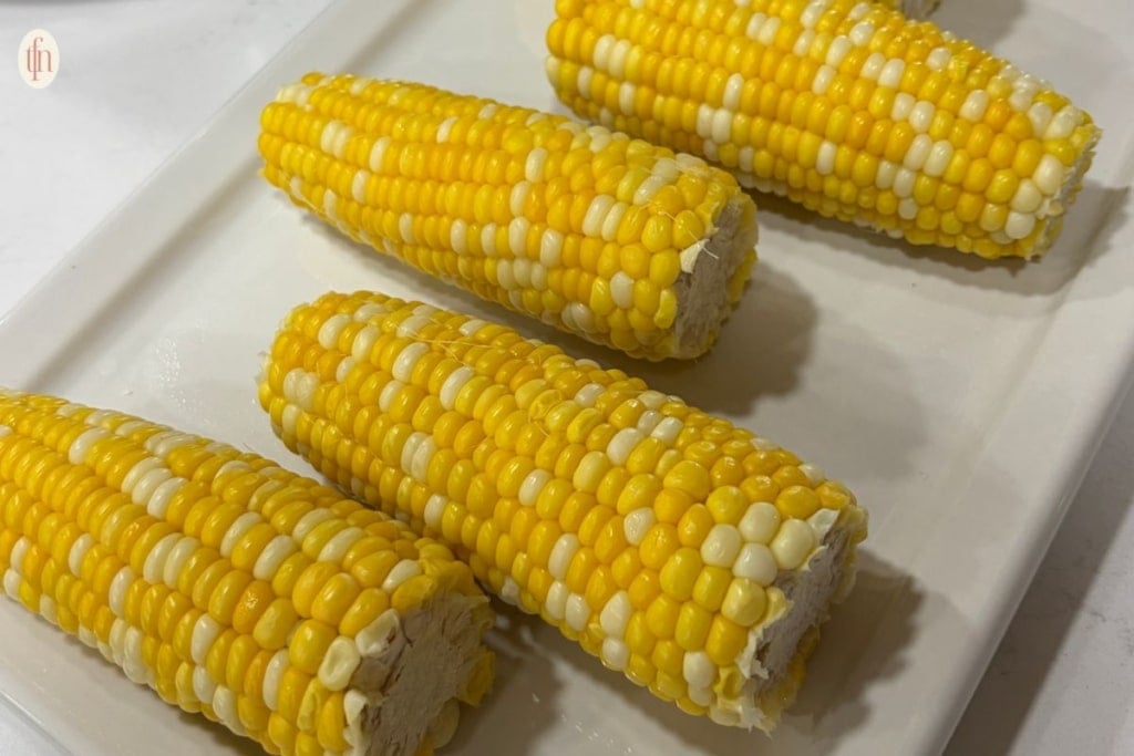 corn on the cob horizontal image.